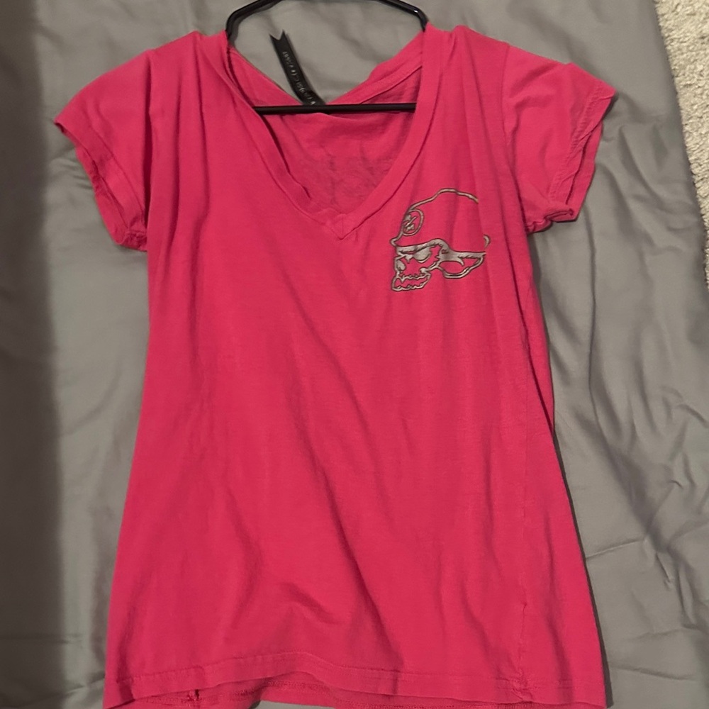 Metal Mulisha Pink Skull Graphic V-Neck Tee